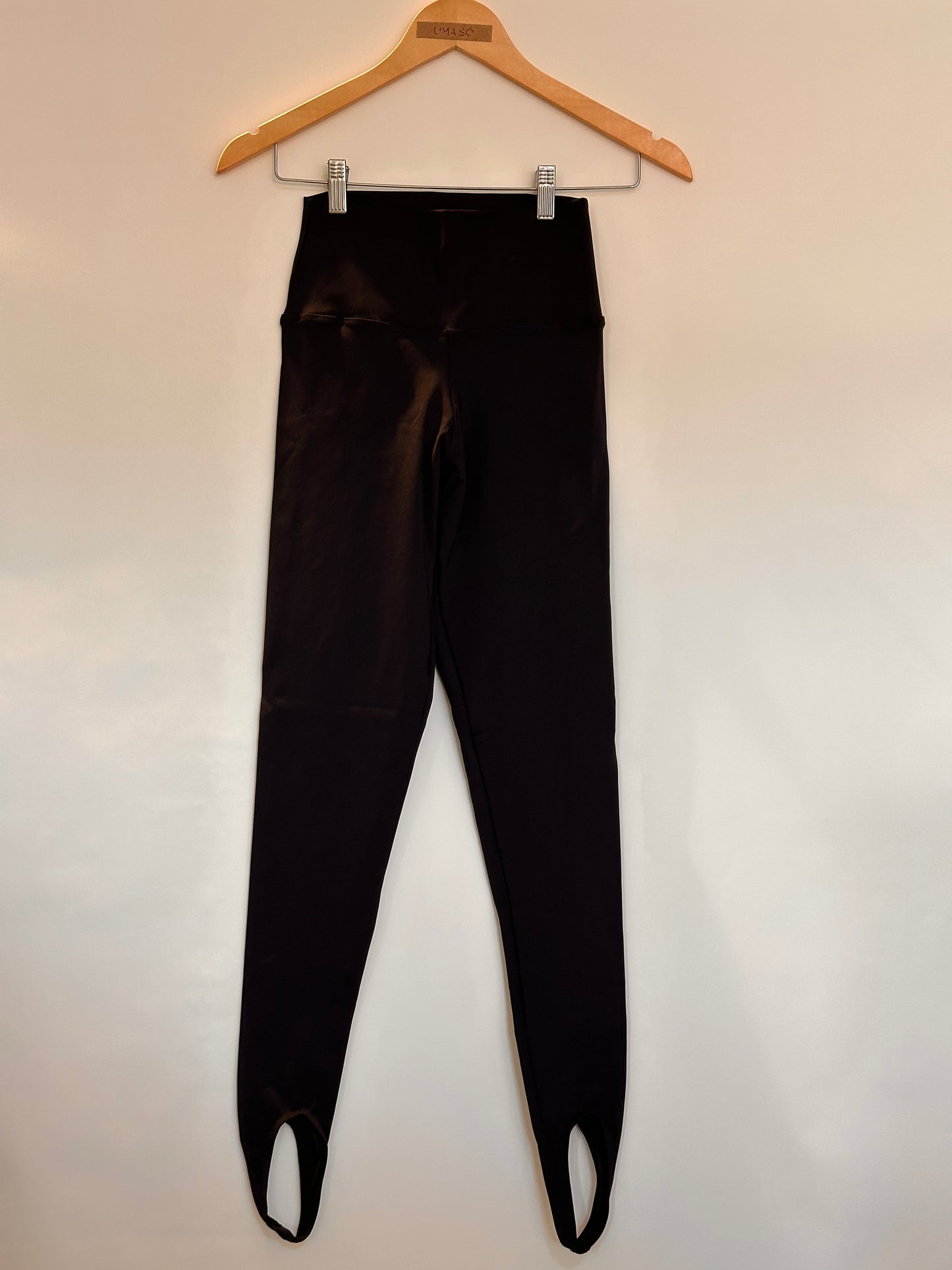 CALÇA LEGGING COM PEZINHO BAZAR