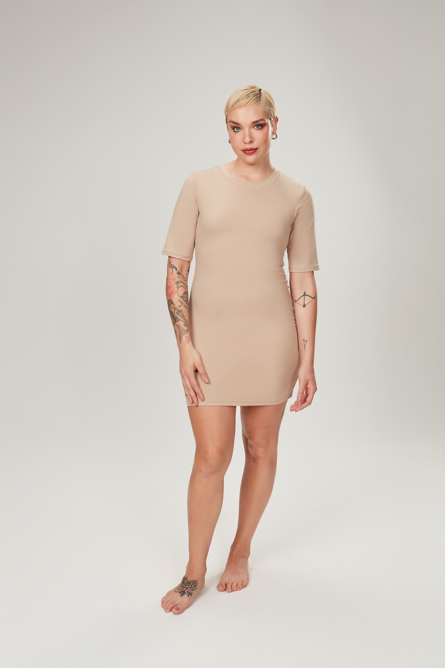 VESTIDO CURTO COM MANGA TUBO BAZAR