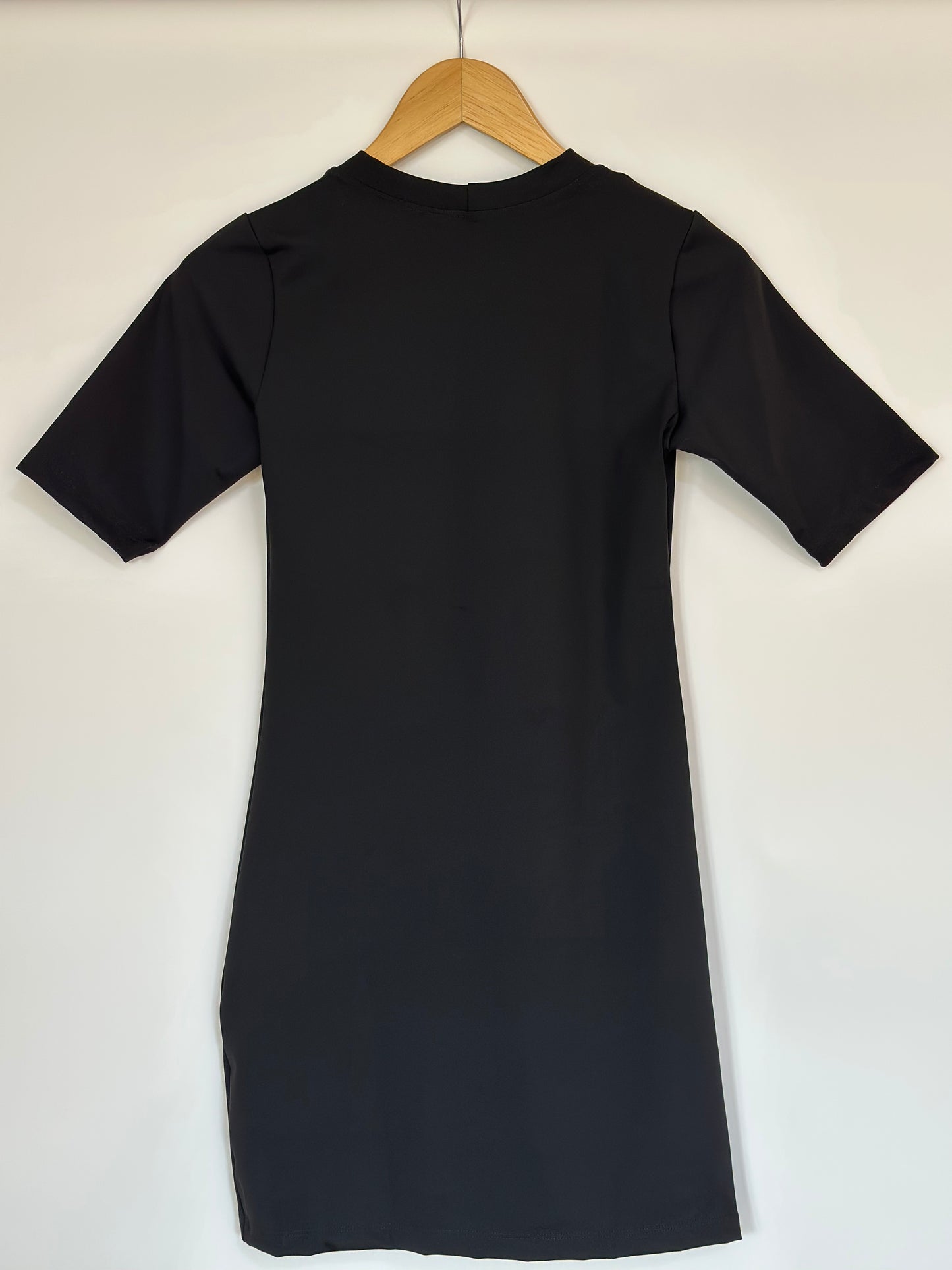 VESTIDO CURTO COM MANGA TUBO BAZAR