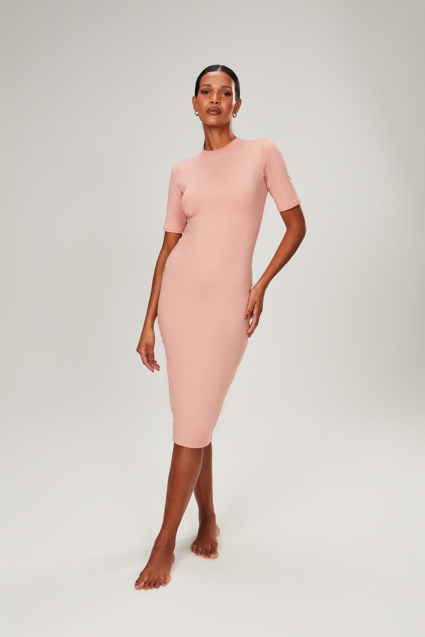 VESTIDO MIDI COM MANGA TUBO BAZAR
