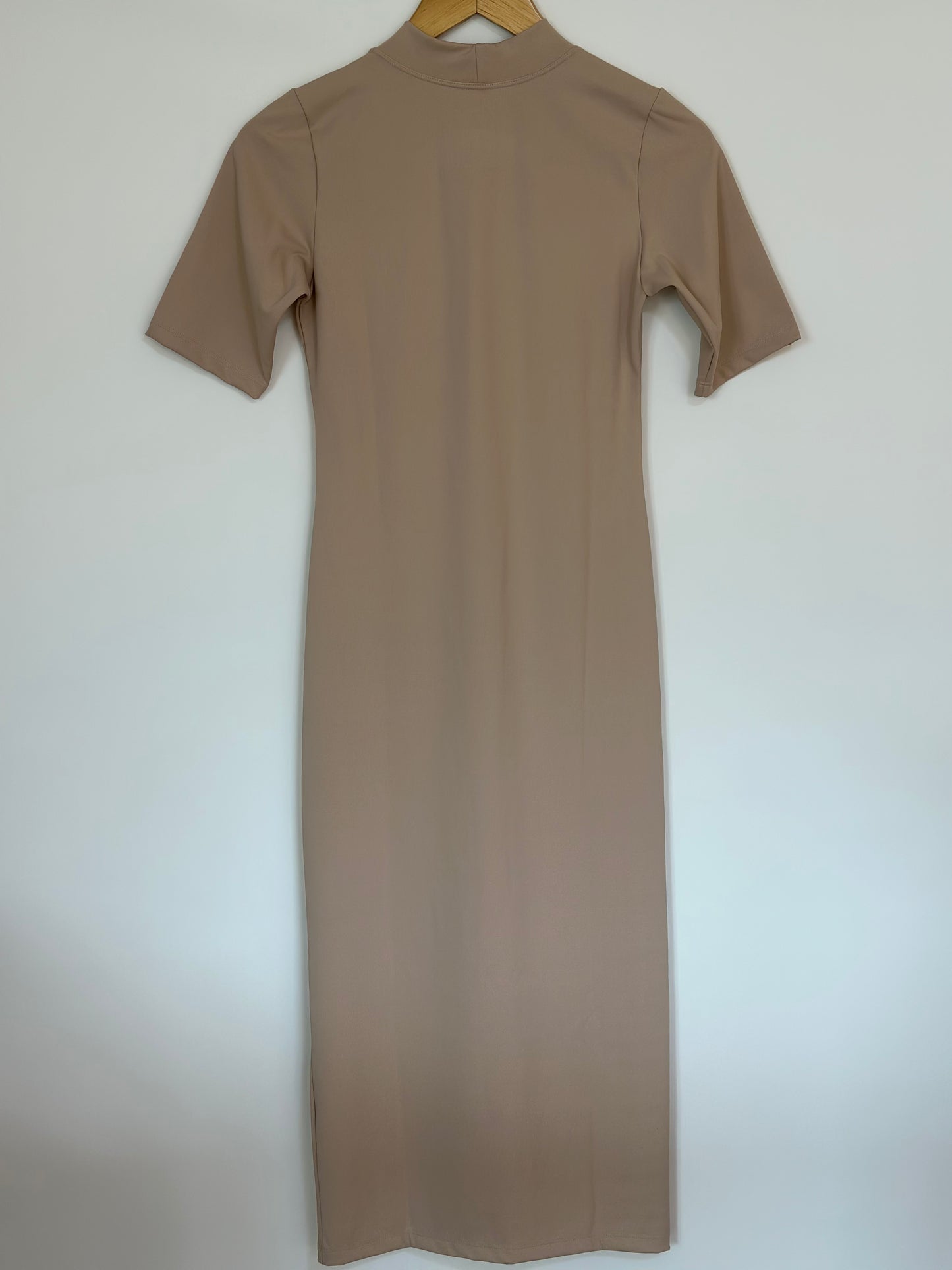 VESTIDO MIDI COM MANGA TUBO BAZAR