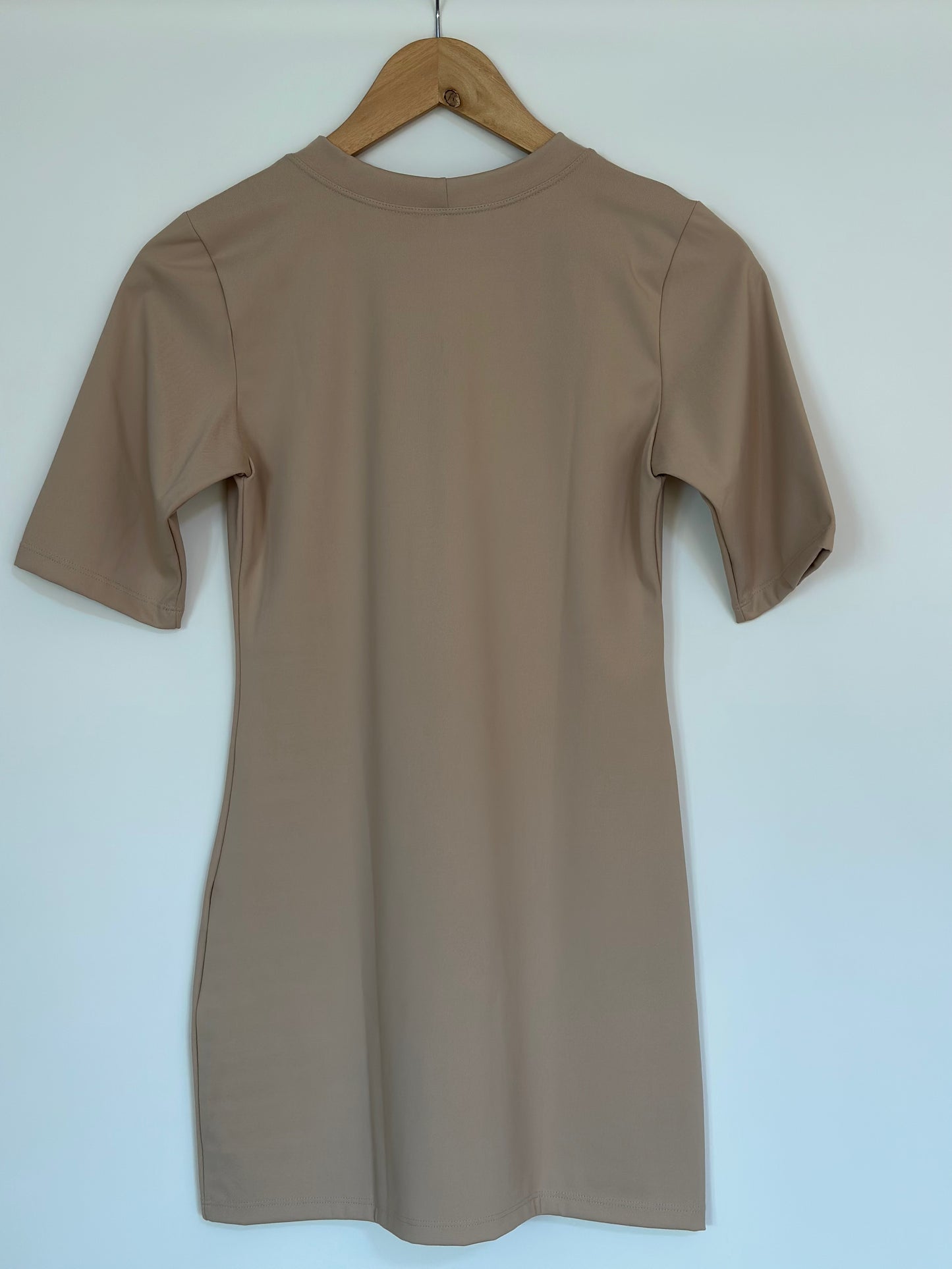 VESTIDO CURTO COM MANGA TUBO BAZAR